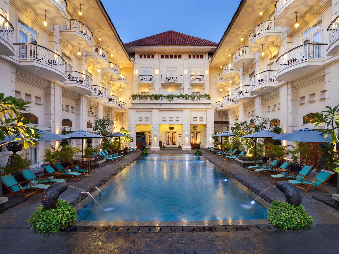 The Phoenix Hotel Yogyakarta - Handwritten Collection — 안뜰과 수영장