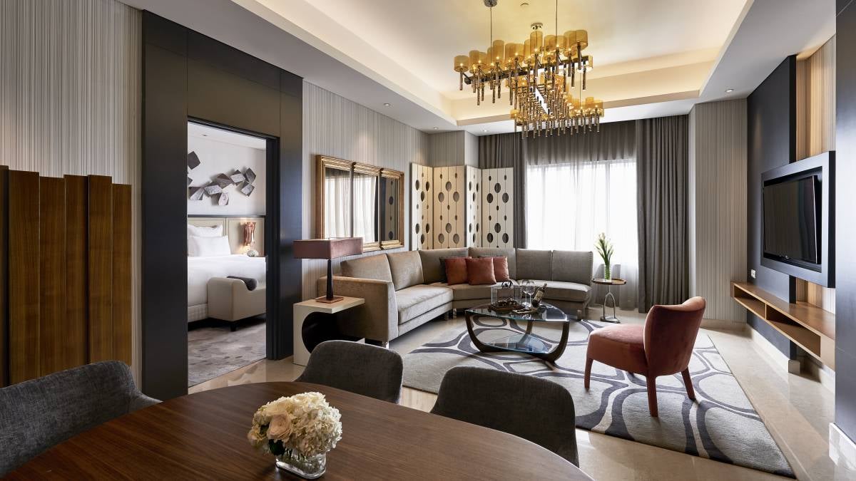 Pullman Jakarta Indonesia — 스위트 거실