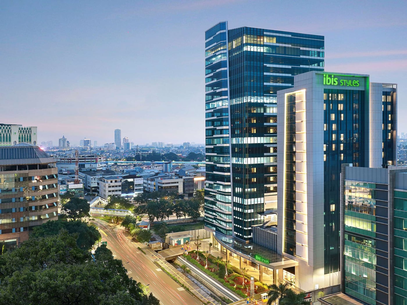 ibis Styles Jakarta Tanah Abang — 호텔 외관