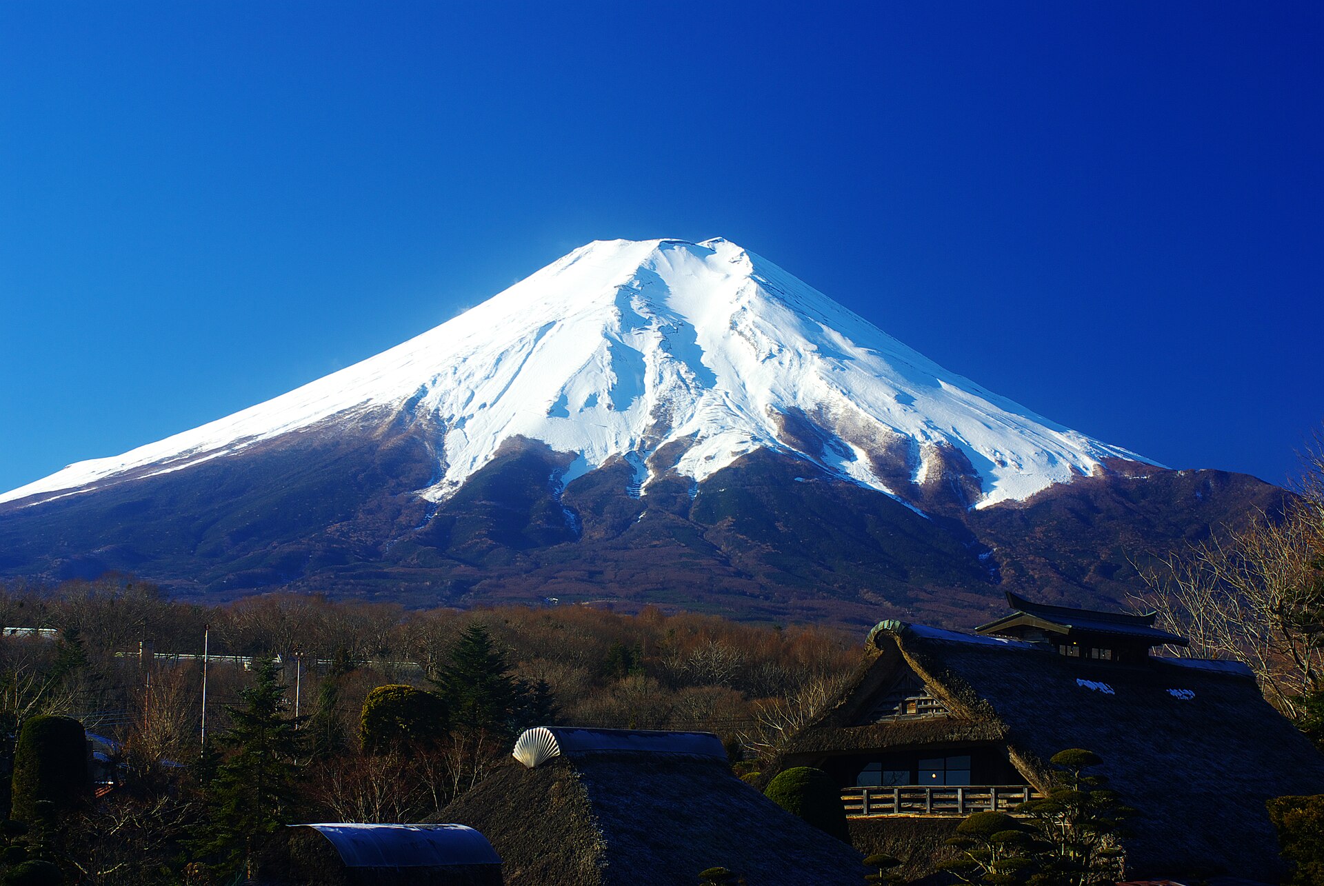 The spring-fed village of Oshino Hakkai. Check your return bus before exploring.