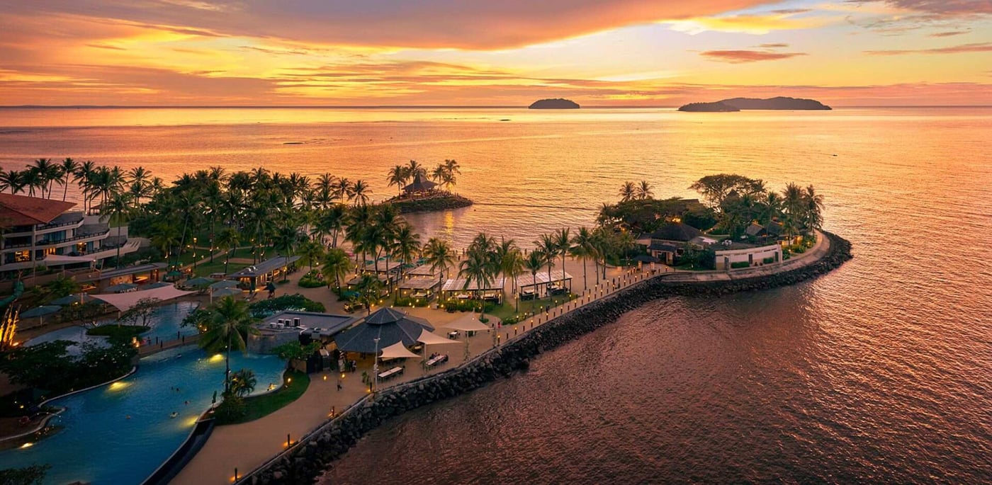 Shangri-La Tanjung Aru, Kota Kinabalu — 리조트 해안 전경