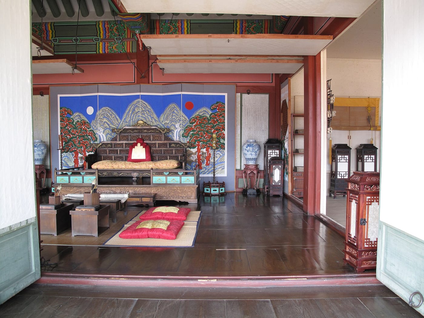 The throne and royal screen inside Bongsudang Hall at Hwaseong Haenggung