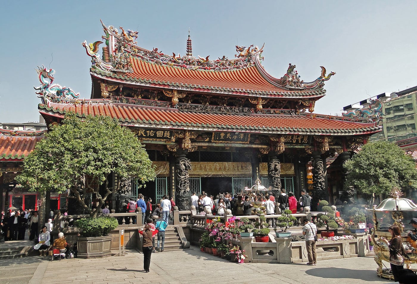 The main hall of Longshan Temple in Taipei, visited on the first afternoon before heading to Ximending.