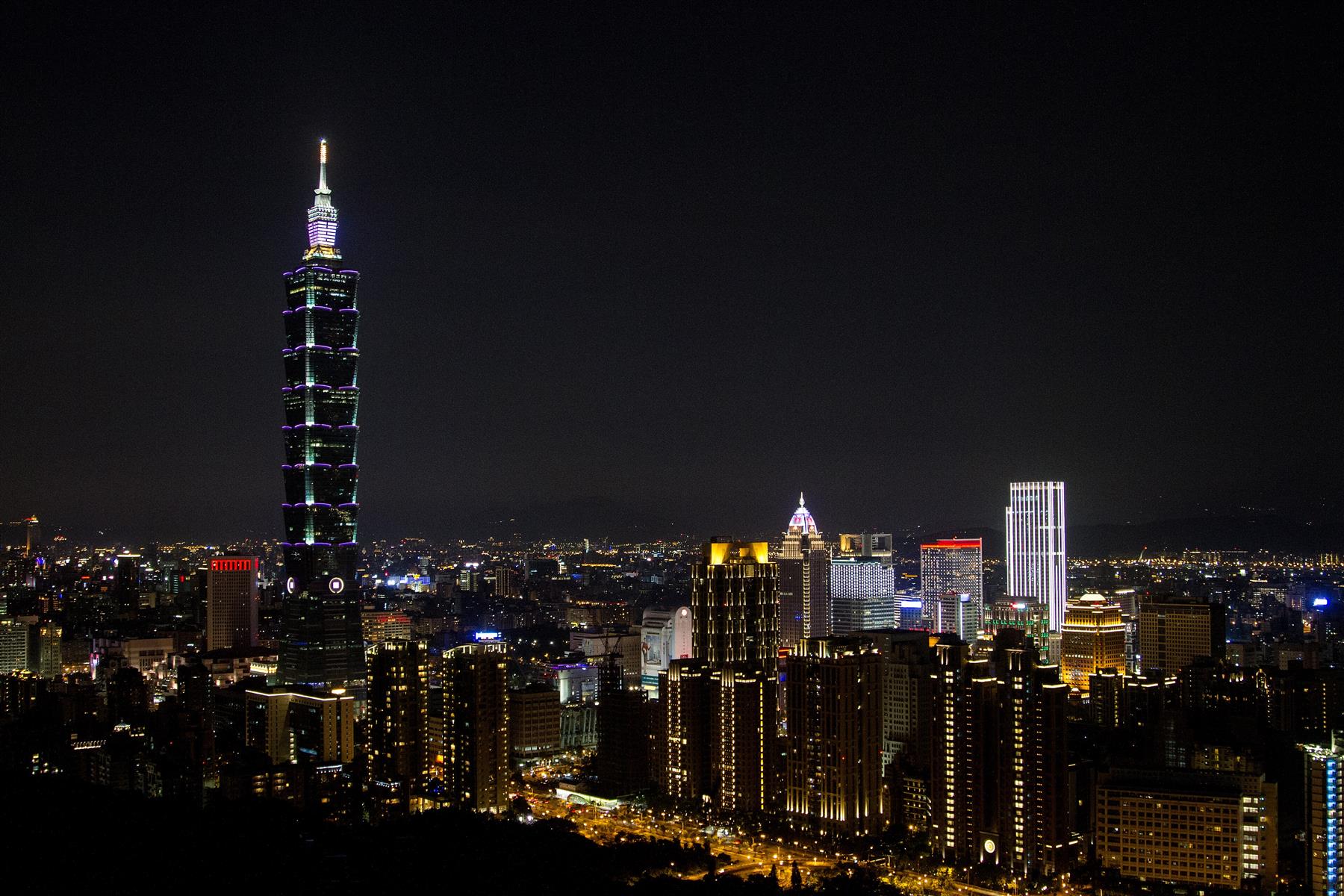 Taipei 101 night skyline