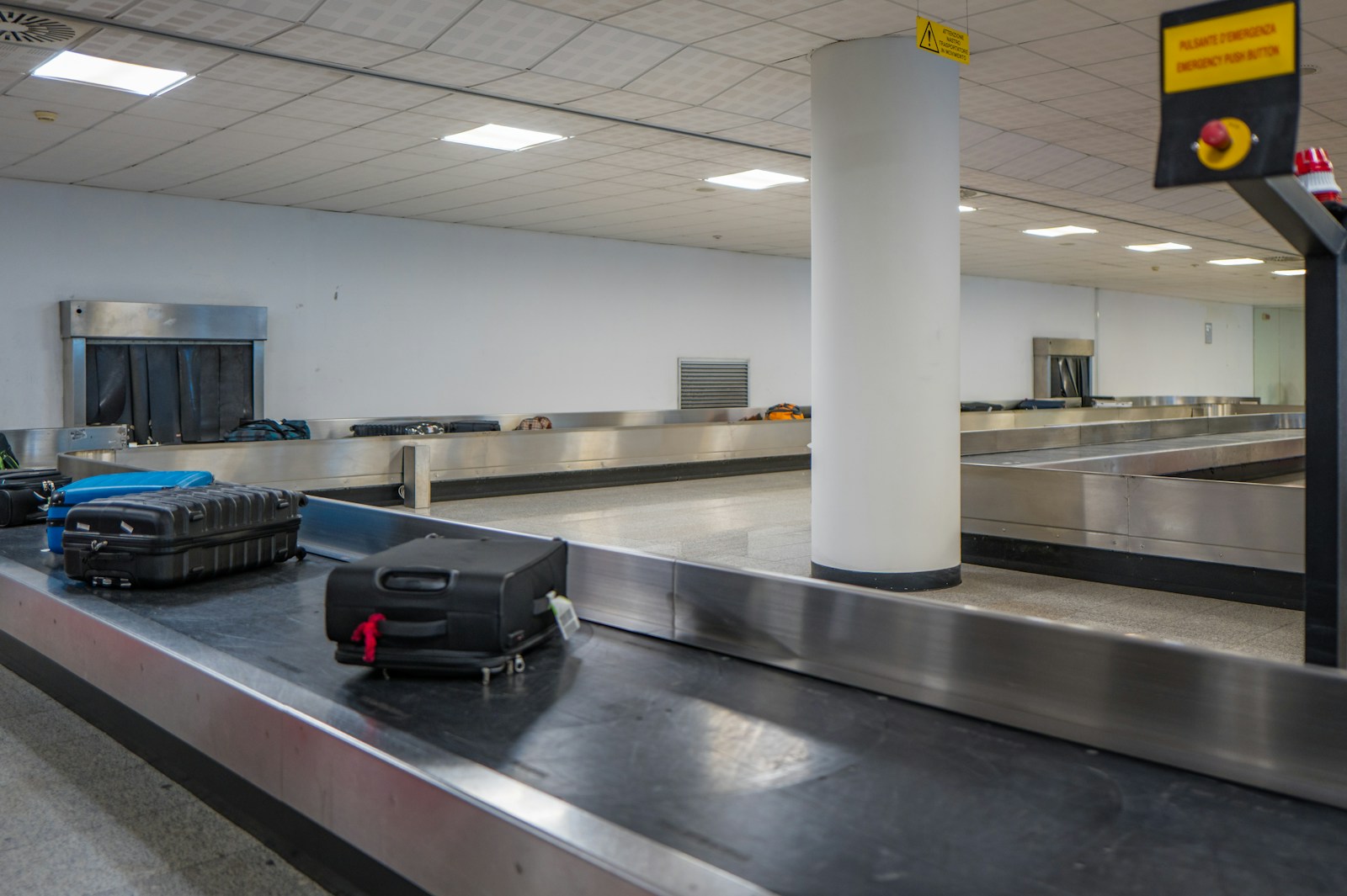 Airport baggage reclaim
